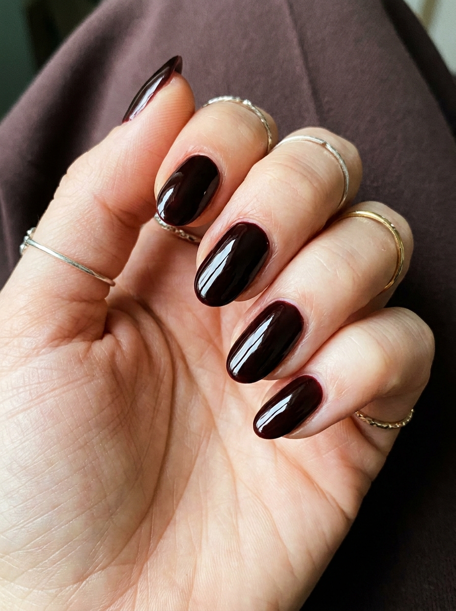 Black Cherry Vampire Nails als Vampire Nägel Inspiration 2026
